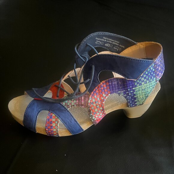 Think! Summer Sandals - Picture 2 of 9